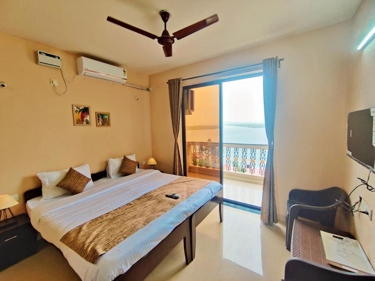 Ekaar Hotel